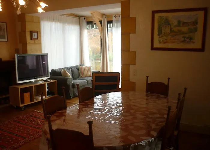 Maison Dans La Cite Medievale De Domme